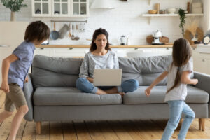 Mindfulness e Trabalho Remoto: Técnicas para Manter o Foco em Casa