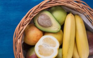 Frutas que combatem acne, inflamação e desequilíbrio hormonal